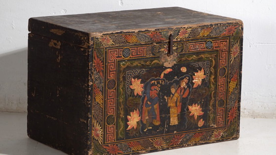 Baule cinese antico dipinto in legno di pino – Cina, circa 1900 – Armadi contenitori (photo 3 of 40)