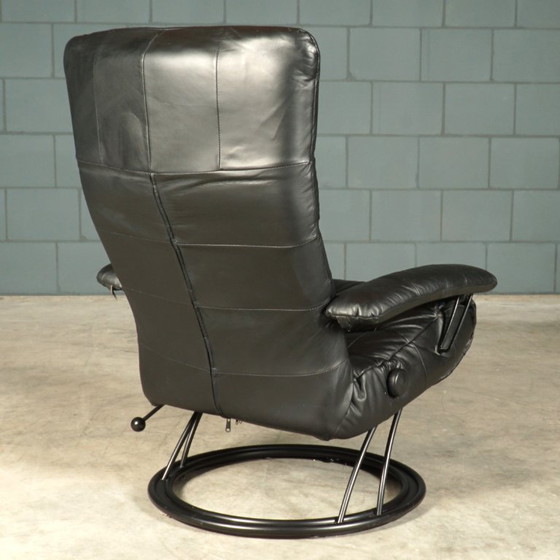 Vintage Swivel Armchair with Footrest – Recliner – 1980s – Metal, Leather (photo 3 of 17)