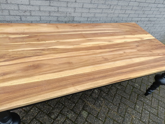 Image 1 of Beautiful dining table