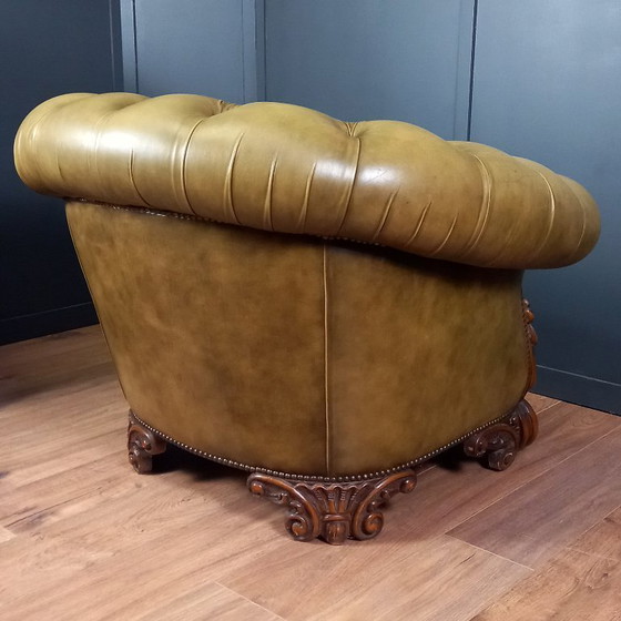 Image 1 of Poltrona club Chesterfield in stile barocco