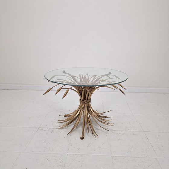 Image 1 of Hollywood Regency vergulde Coco Chanel-stijl Sheaf of Wheat salontafel, jaren 70