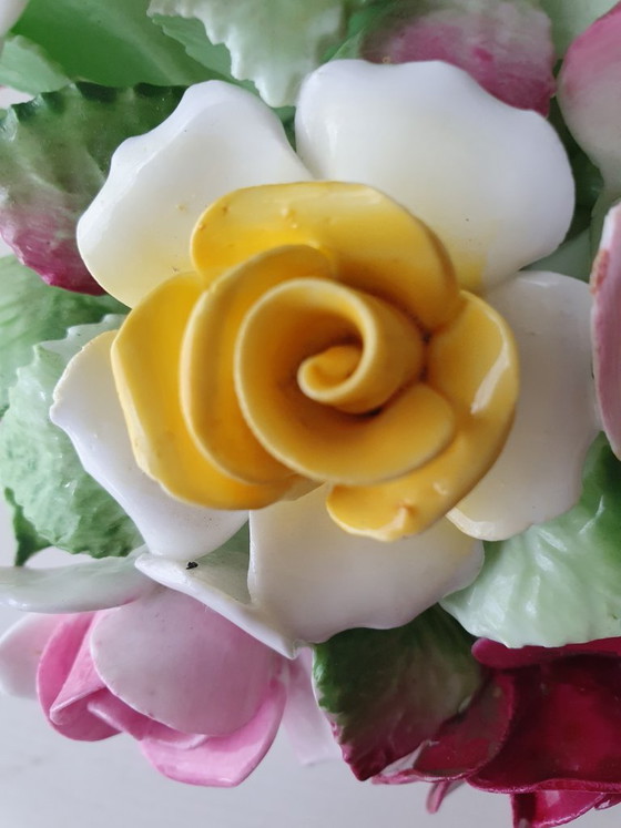 Image 1 of Royal Doulton Porzellan-Blumenkorb – 17 x 13 x 11 cm