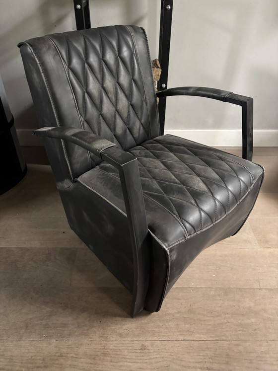 Image 1 of Neuer Ledersessel im Industriestil