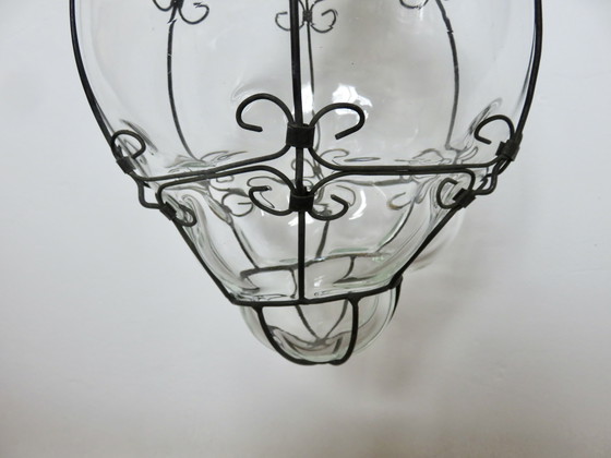 Image 1 of Lampada a sospensione in vetro soffiato a mano a forma di lanterna veneziana in una gabbia di metallo