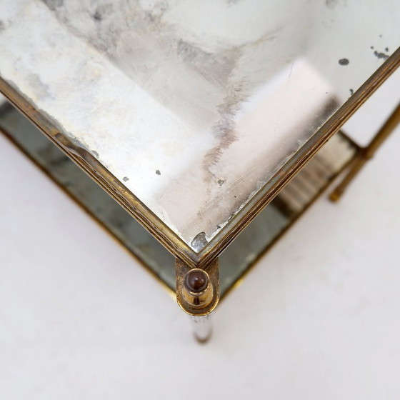 Image 1 of Mesa auxiliar de dos niveles con espejo verre églomisé, de Maison Jansen, Francia 1950