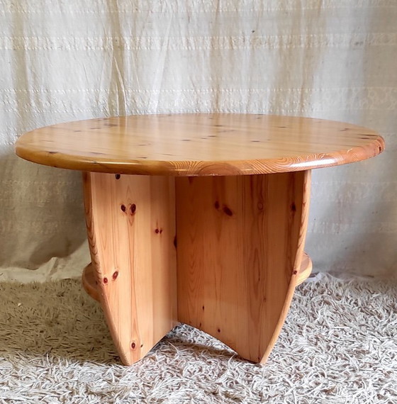 Image 1 of Round coffee table in solid pine - manufacturer BBN (Germany) - 1970s/80s