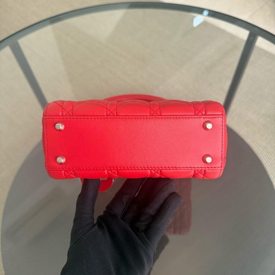 Image 1 of DIOR LADY MINI - PELLE DI AGNELLO CANNAGE ROSSO, DETTAGLI ARGENTO, CINTURINO REGOLABILE