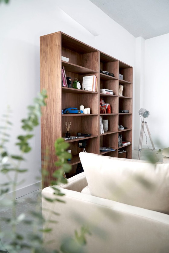 Image 1 of Librería de nogal - R06