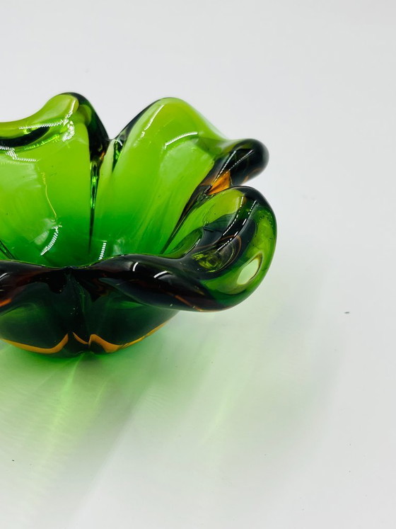Image 1 of Coupe biomorphique en verre de Murano attribuée à Flavio Poli