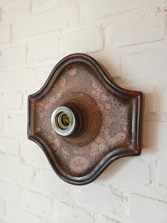 Image 1 of Keramieken aardewerken bruine vintage wandlamp, west germany fat lava stijl, keramische retro wandlamp, space age lamp