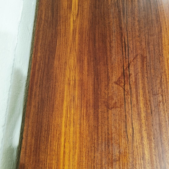 Image 1 of Bellissima credenza di grandi dimensioni di metà secolo con impiallacciatura in palissandro di Fristho, anni '60