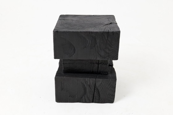 Image 1 of Sculpturale hardhouten bijzettafel, kruk, gebrand hout, handgesneden, Logniture