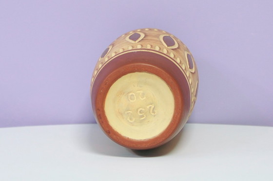Image 1 of bruin & beige West Germany vaas