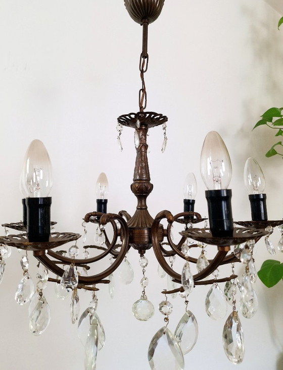 Image 1 of Lampadario antico francese in ottone con gocce di cristallo, lampadario da sala da pranzo in stile barocco a 6 luci