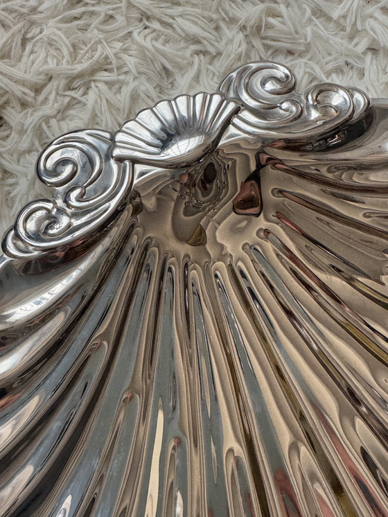 Image 1 of Large seashell-shaped trinket tray