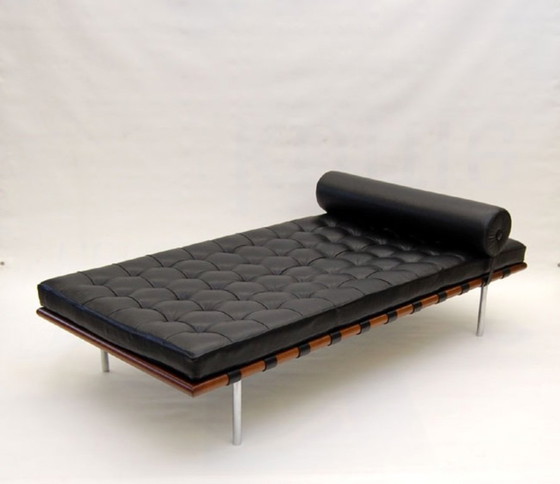 Image 1 of Barcelona Day-Bed ontworpen door Mies van der Rohe, 1930