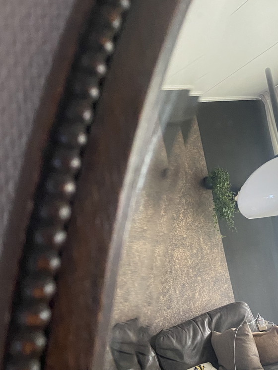 Image 1 of Grote ovale houten antieke spiegel 