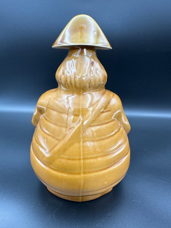 Image 1 of Jarra pirata con vasos de chupito de cerámica de estudio