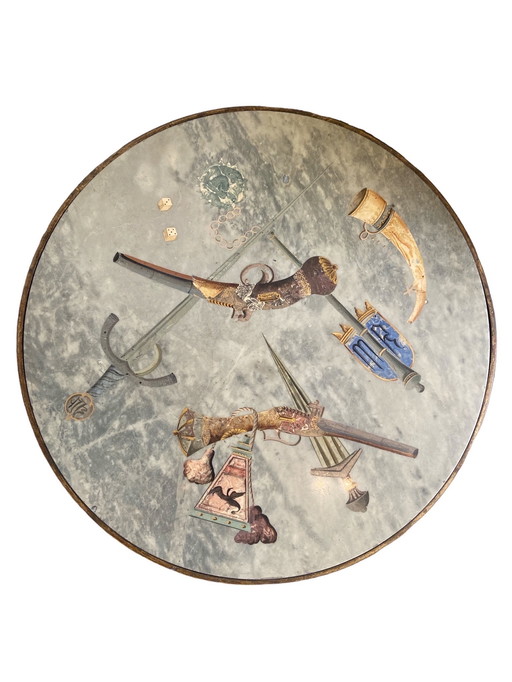 Marmo italiano dipinto con pistole e pugnali della NATO