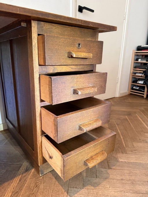 Elegante scrivania in legno con 8 cassetti – Dutch Furniture Factory Amsterdam