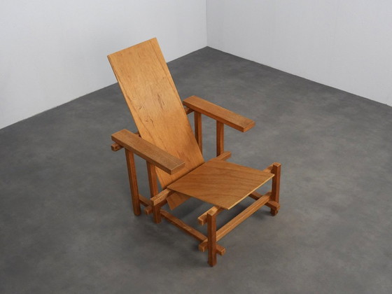 Sillón modernista al estilo de Gerrit Rietveld, Países Bajos, década de 1980. – Sillones, Wood (photo 6 of 10)