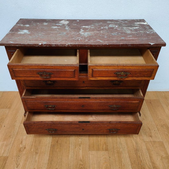 Image 1 of Comò antico, cassettiera, mobile da bagno con piano in marmo.