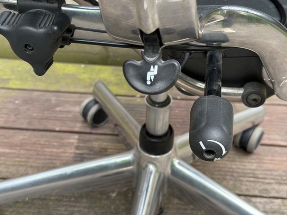 Image 1 of Sedia da ufficio Herman Miller Aeron con base cromata