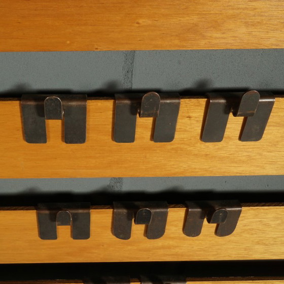 Perchero/armario escandinavo – madera de teca – década de 1960 – Metal (photo 5 of 7)