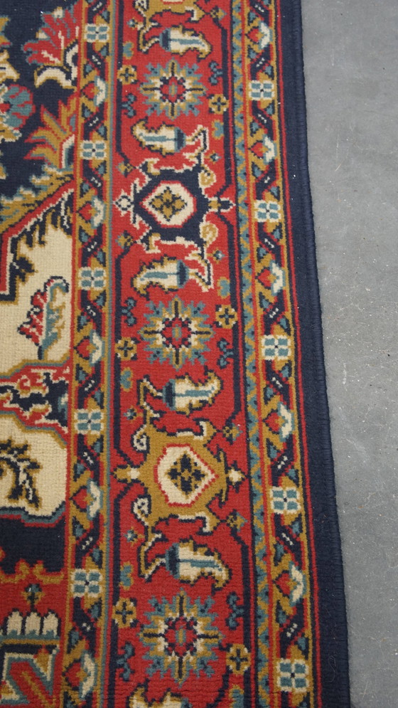 Image 1 of Vintage Vloerkleed Met Rood En Donkerblauwe Kleuren 236x170cm