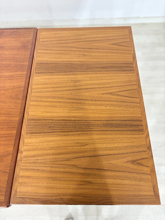 Image 1 of Teakhouten eettafel uit de jaren 60 / Eettafel in mid-century stijl / Vintage teakhouten eettafel