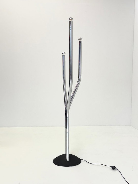 Image 1 of Chromen buisframe design vloerlamp door Goffredo Reggiani