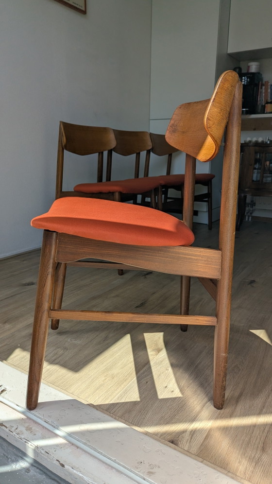 Image 1 of Lot de 4 chaises scandinaves Farstrup Møbler années 1960, assises orange en teck