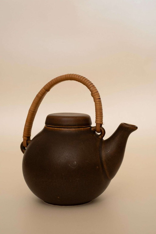 Arabia Finland teapot / model GA1 / Ulla Procopé