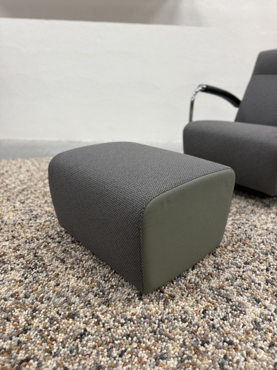 Image 1 of Leolux Scylla Fauteuil Hoge Rug Tiempo stof met poef