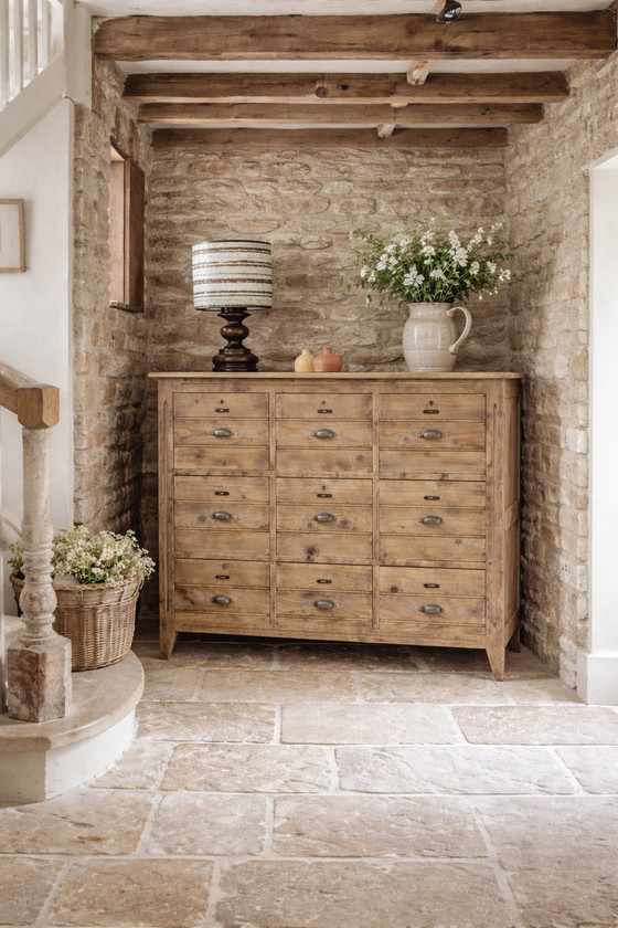 Image 1 of Muebles comerciales