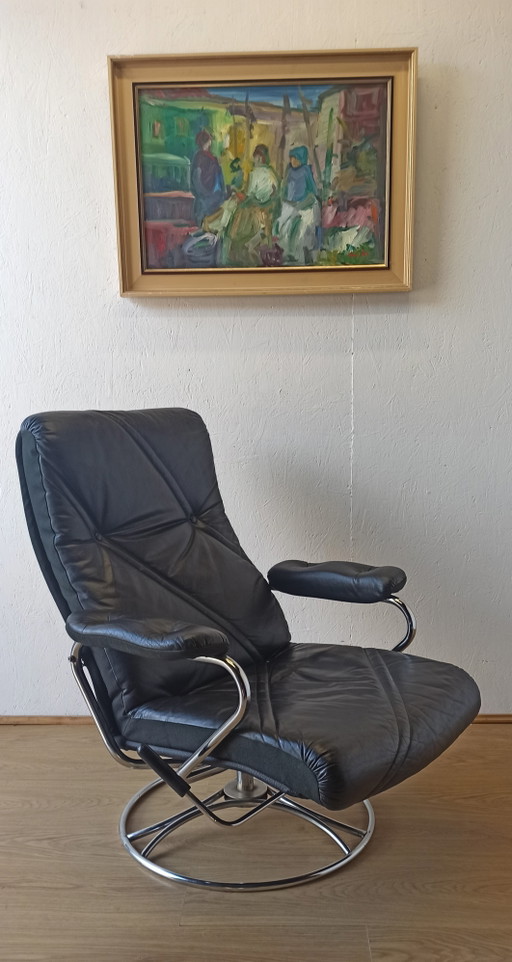 Sillón de piel de diseño escandinavo años 70.