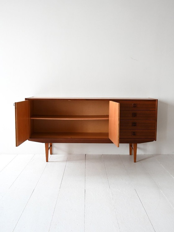 Image 1 of Credenza scandinava d'epoca in teak con venature sorprendenti