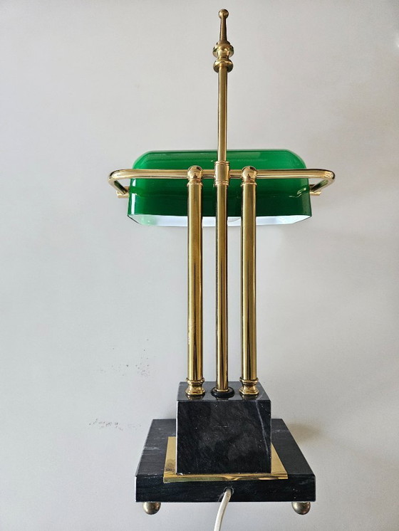 Image 1 of Lámpara alta de notario/banquero/escritorio sobre una base de mármol.