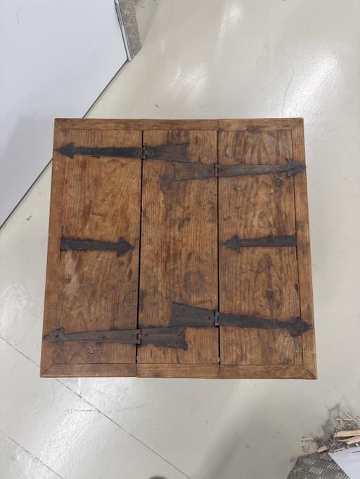 Mexican pine coffee table / storage chest
