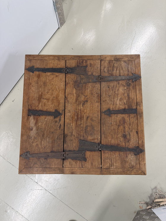 Image 1 of Mexican pine coffee table / storage chest