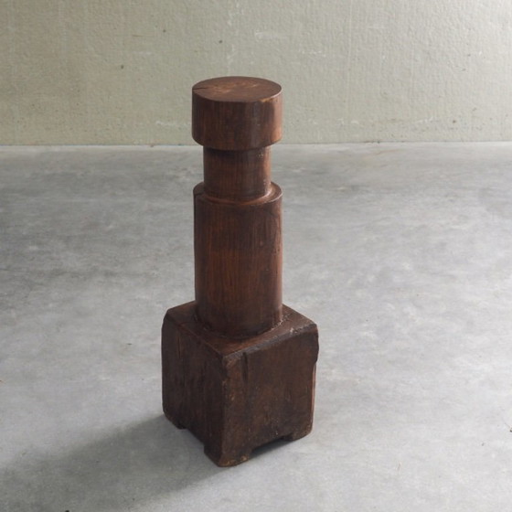 Pedestal escultural de madera maciza – Objetos decorativos, Wood (photo 4 of 16)