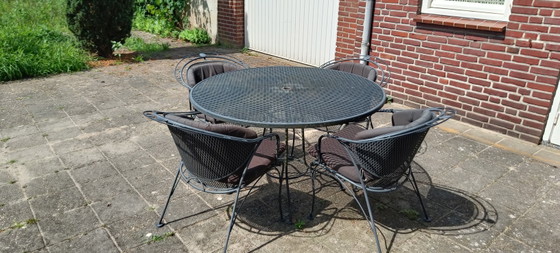 Image 1 of Rundes Gartenmöbelset „Royal Garden Elegance“ aus Streckmetall inklusive anthrazitfarbener Kissen