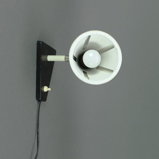 Image 1 of H. T. J. A. Busquet (1914-1977) - wandlamp uit de Zonneserie - Hala Zeist - Jaren vijftig 