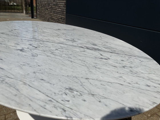 Image 1 of Tavolo ovale Knoll Tulip originale e 6 sedie Knoll Tulip in ottime condizioni!