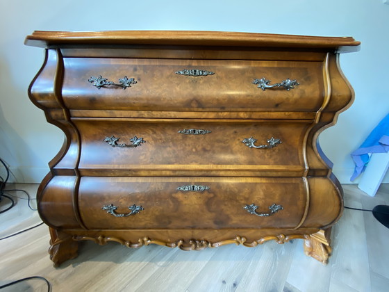 Image 1 of Antieke Notenhouten Buik Ladekast