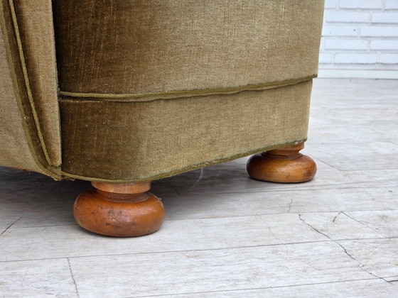 Image 1 of Deense relaxfauteuil met hoge rugleuning uit de jaren 60, bekleed met groen meubelvelours.