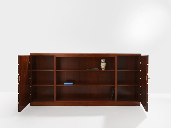 Image 1 of Grote Franse modernistische kast met twee deuren, massief mahoniehout, jaren 1940.