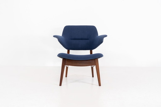 “Pinguin” armchair by Louis van Teeffelen for Wébé (The Netherlands, 1950s).