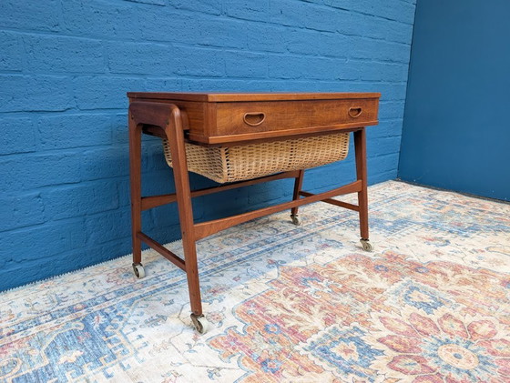 Image 1 of Table d'appoint vintage | table à couture, Poul Dinesen, années 1960