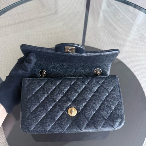 Image 1 of Borsa Chanel Classic Flap Mini - Caviar 20CM trapuntata nera con finiture dorate Serie 20